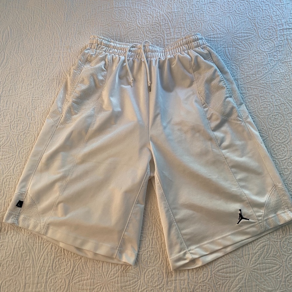 Jordan shorts color white size large